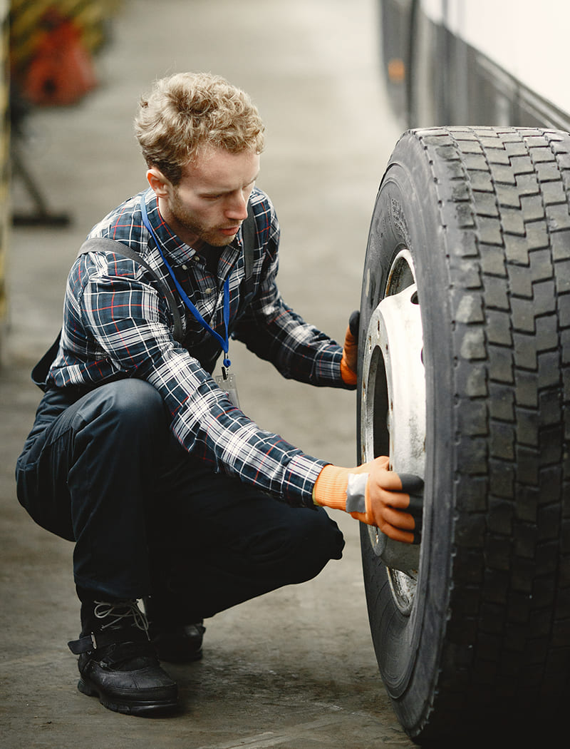 Technicien(ne) pneus industriels